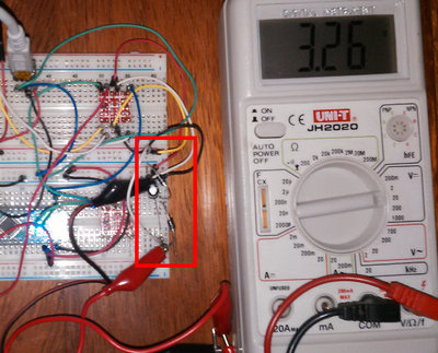 Detalle conversor 5V a 3.3V usando dos diodos